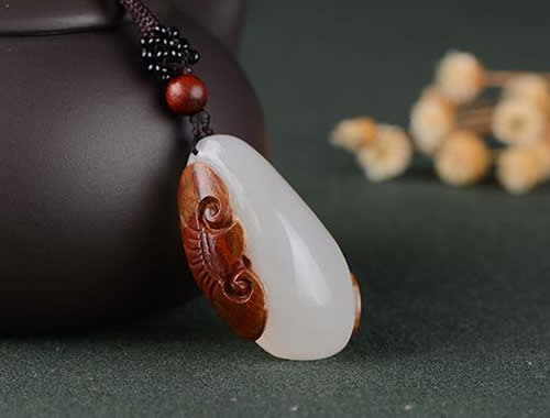 佩戴和田玉的好处 佩戴和田玉的功效与作用