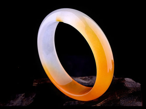 金丝玉的作用与功效 戴金丝玉的好处