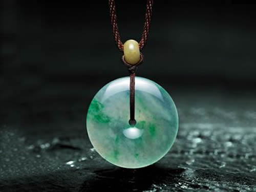 翡翠如何保养？翡翠怎么保养