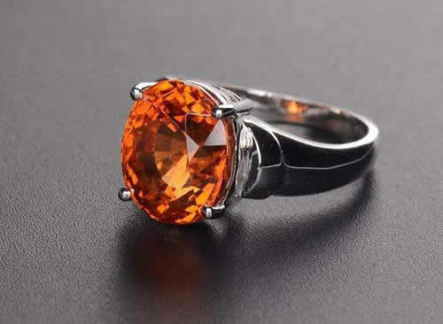 托帕石产地是哪里