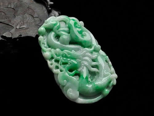 翡翠龙牌的佩戴忌讳