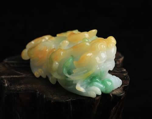 男人戴什么翡翠挂件好 男人戴什么翡翠挂件好