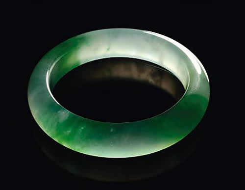 翡翠手镯类型有哪些 翡翠手镯类型有哪些