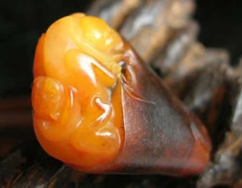 和田黄玉和黄龙玉的区别