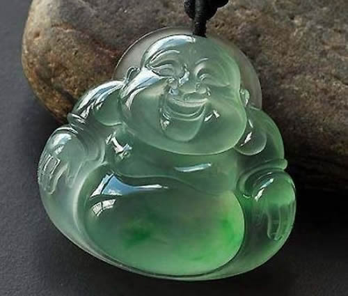 如何选择玉佛吊坠 玉佛怎么选