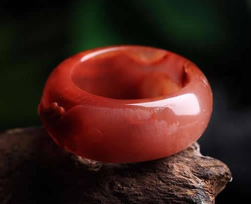 如何挑选南红玛瑙戒指？