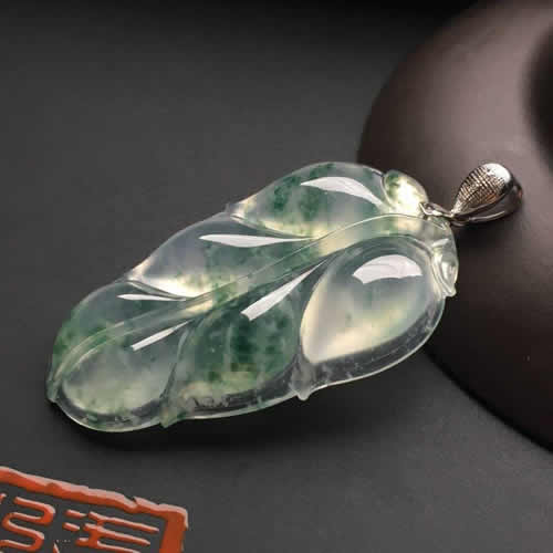 你知道翡翠叶子题材的寓意是什么