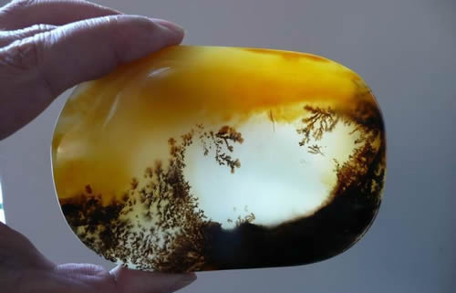 黄龙玉水草花真假鉴别