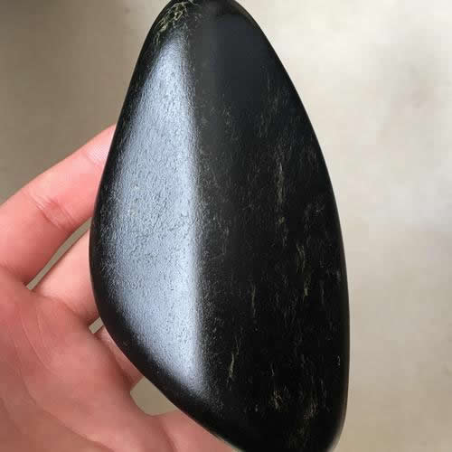 和田玉的黑青玉与黑碧玉的区别