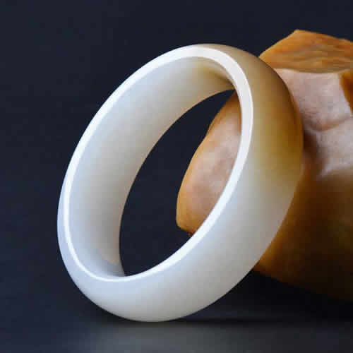 死玉还可以养活吗？揭秘如何使死玉变成活玉