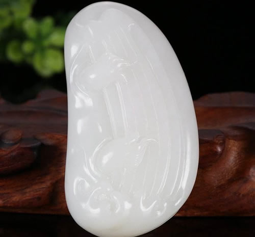 羊脂玉和和田白玉有什么区别