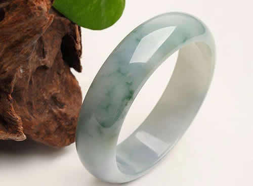 什么是糯种翡翠？糯种翡翠值钱吗？