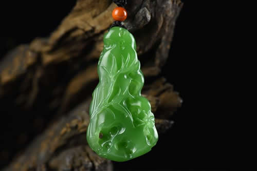 翡翠越带越通透吗？翡翠保养方法