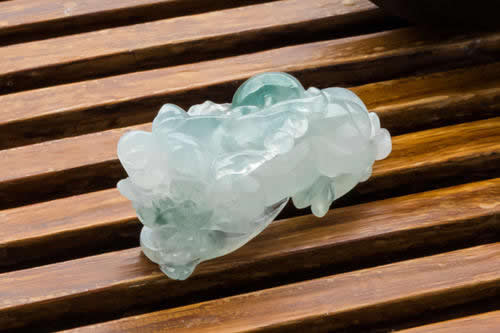 翡翠越带越通透吗？翡翠保养方法