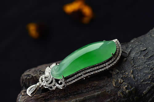 翡翠越带越通透吗？翡翠保养方法