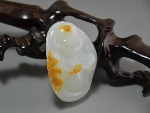 和田玉为什么会有男戴观音女戴佛的说法 和田玉为什么会有男戴观音女戴佛的说法