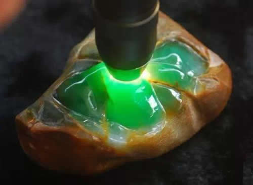 如何分辨“死玉”和“活玉”？