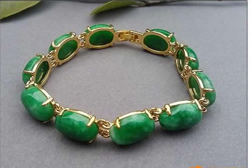 戴翡翠手链的好处