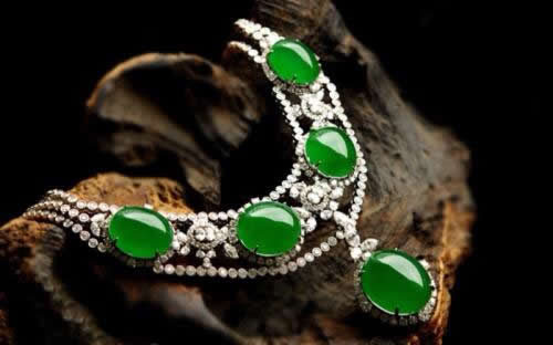 翡翠的“底”、“种”、“色”