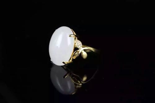 和田玉戒指如何辨真伪？