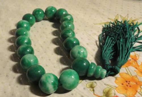 翡翠佛珠与佛教文化