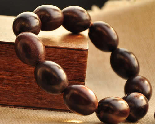 男士适合佩戴的玉石手串