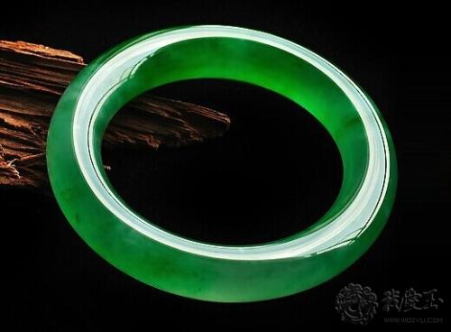 翡翠手镯的各种保养方法
