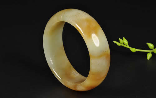 和田玉手镯保养方法