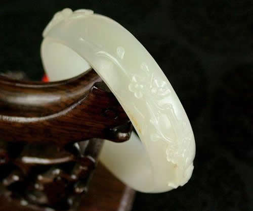 和田玉手镯保养方法