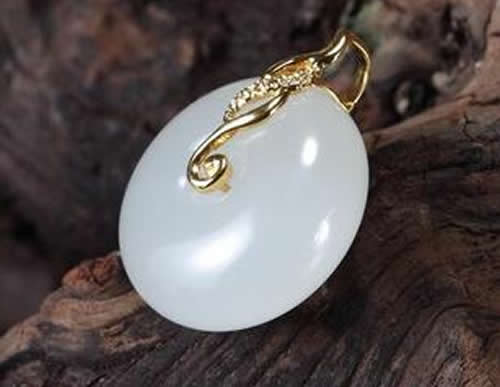 送礼母亲,可以准备什么玉器? 送礼母亲,可以准备什么玉器?