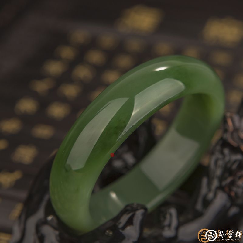 关于俄罗斯碧玉的颜色