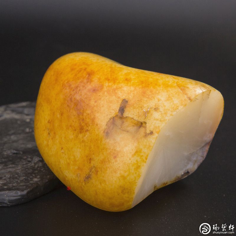 如何挑选和田玉籽料原石呢？