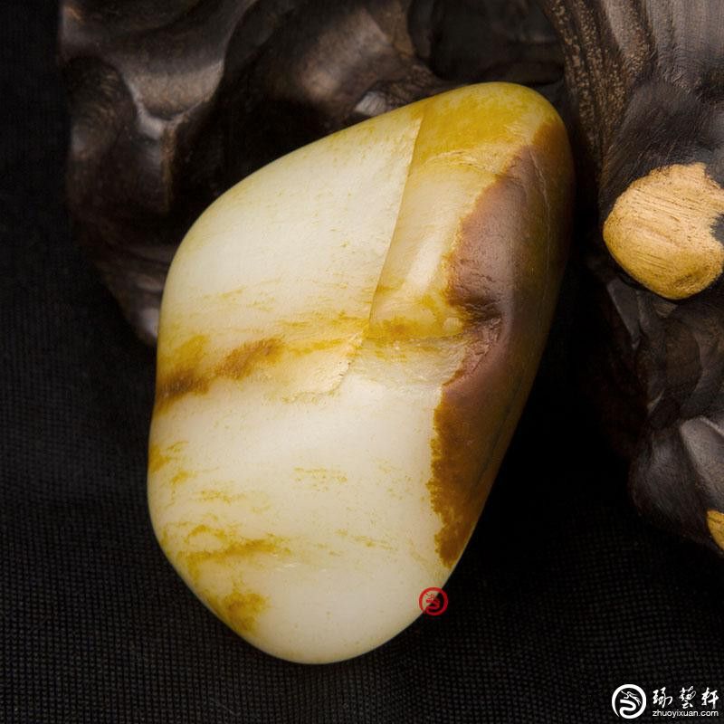 和田玉籽料和山料的油性对比