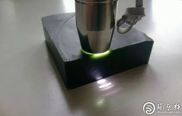 和田玉黑青料的最大特点