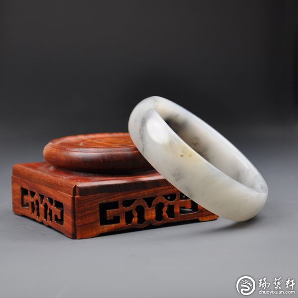 玉手镯的款式哪种最好看？