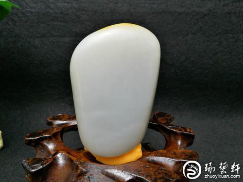 羊脂白玉与普通白玉有哪些区别