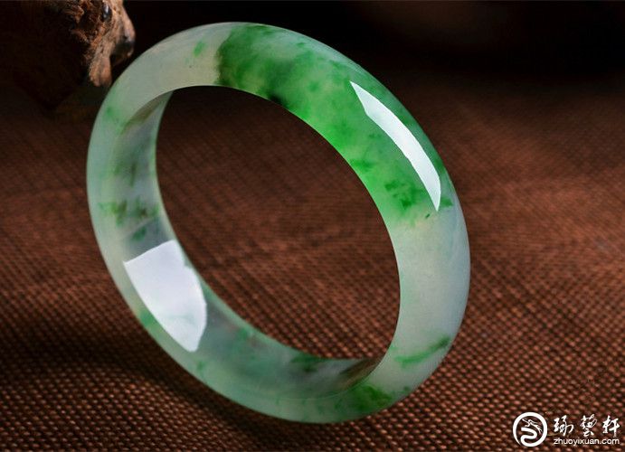 翡翠玉手镯的制作过程