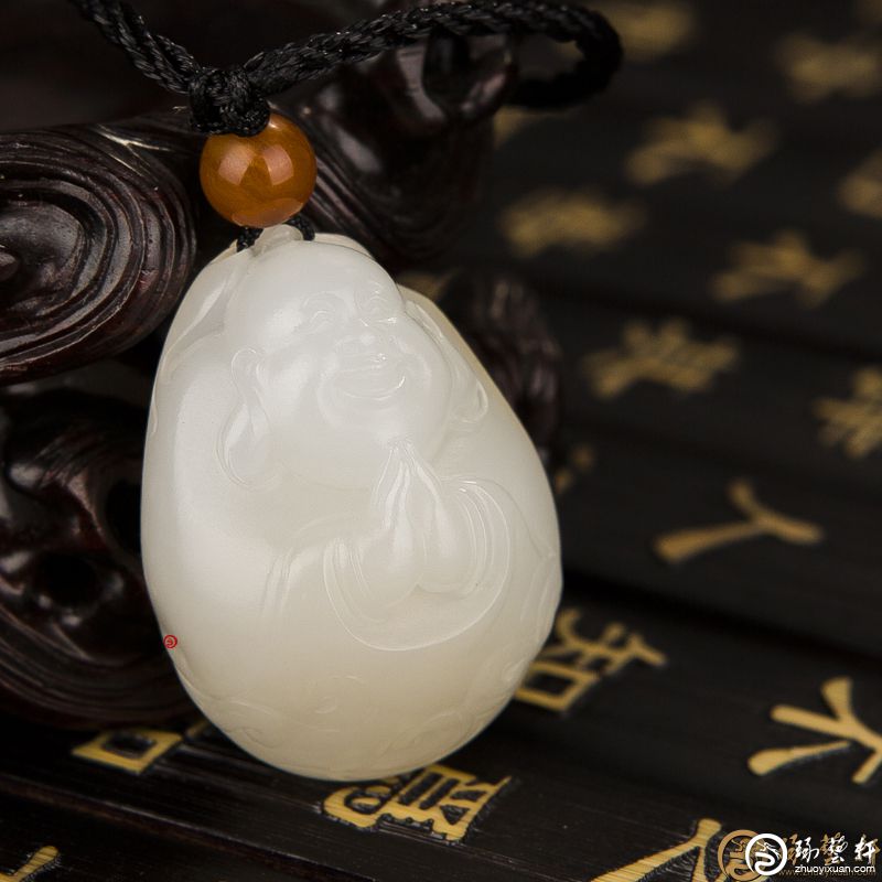 挑选玉佛吊坠的技巧和方法