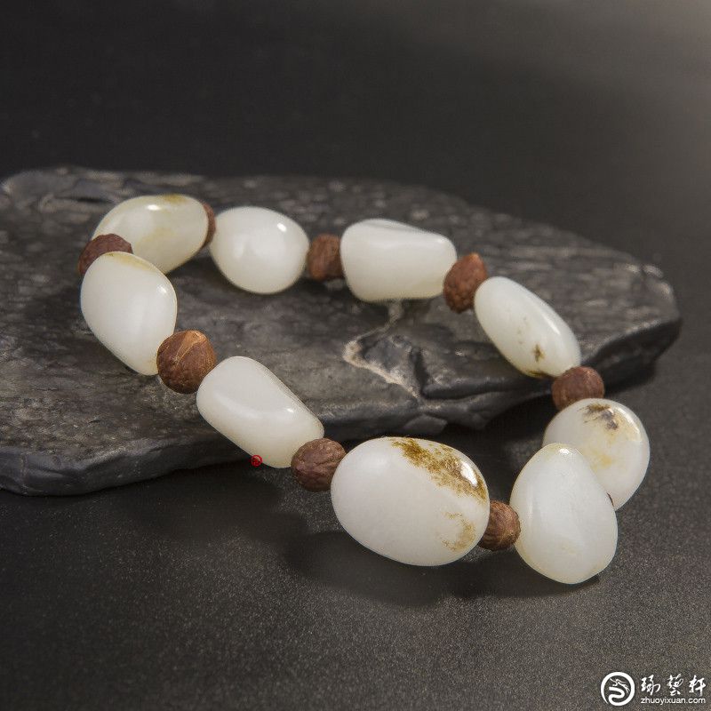 如何挑选和田玉籽料手串?