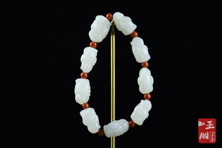 和田玉手串如何养？养和田玉手串的方法介绍