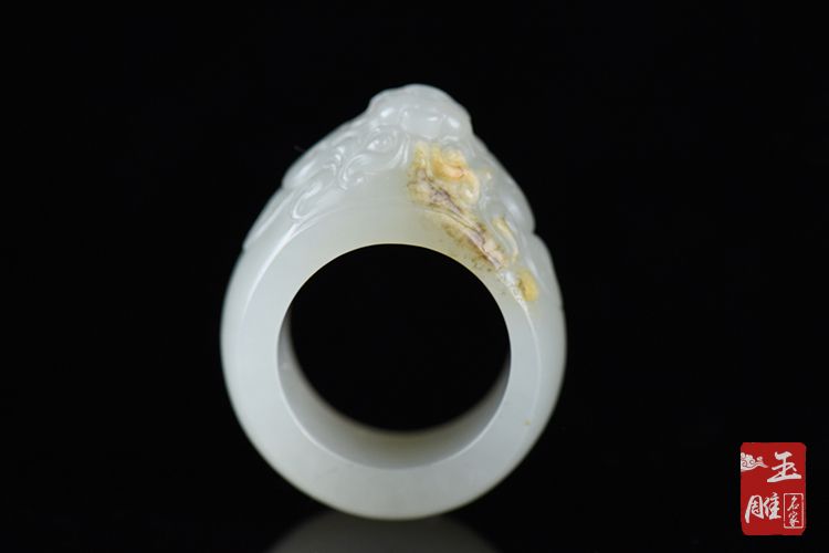 和田玉扳指和乾隆的不解之缘，为何今人喜欢收藏扳指？