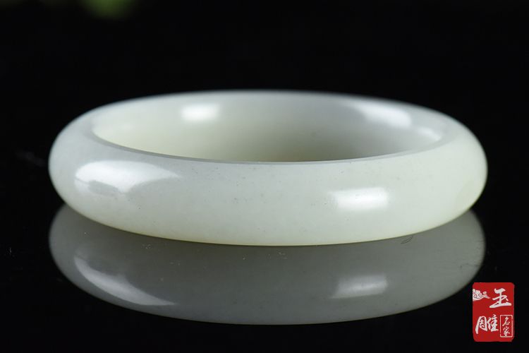 和田玉手镯价格是多少？和田玉手镯价格解析