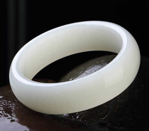 羊脂玉手镯鉴别方法 羊脂玉手镯真假图片