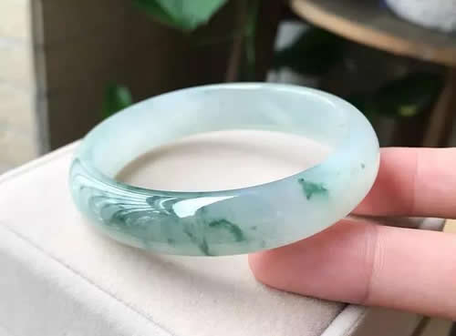 翡翠鉴别最简单方法水泡