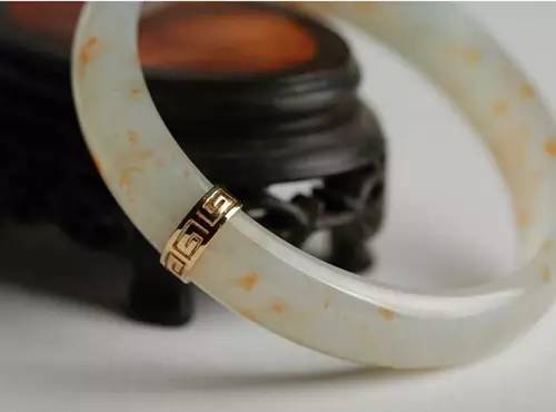 玉镯子裂缝怎么修补 玉镯断了怎么修复