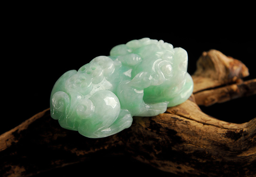 玉和翡翠有什么区别 玉和翡翠是一种吗