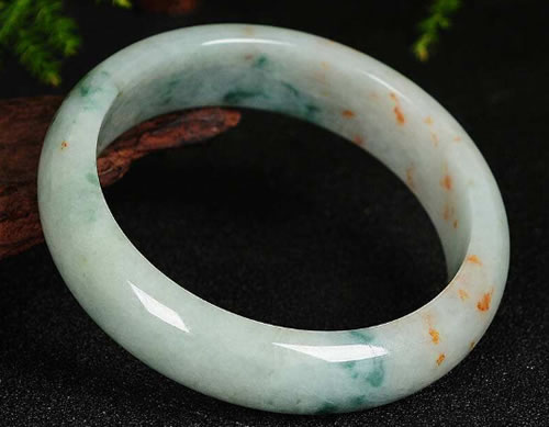 玉手镯怎么选才是最好的 选玉手镯什么讲究吗 玉手镯怎么选才是最好的 选玉手镯什么讲究吗