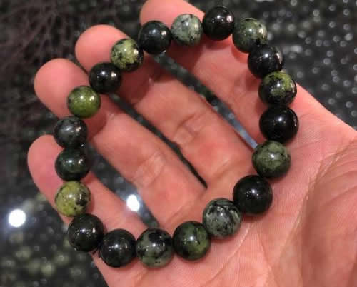 药王石的功效与作用，真假鉴别，佩戴的害处