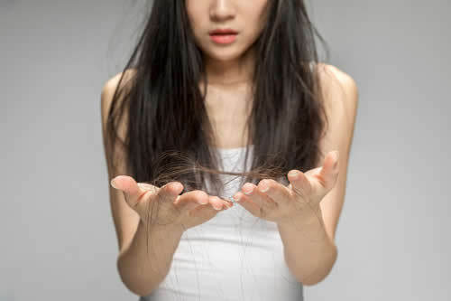 女人梦见蛇预示着什么？梦见自己掉牙齿，梦见自己怀孕是什么意思