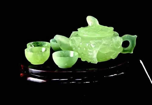 岫玉是什么玉？哪种颜色最好？岫玉值钱吗